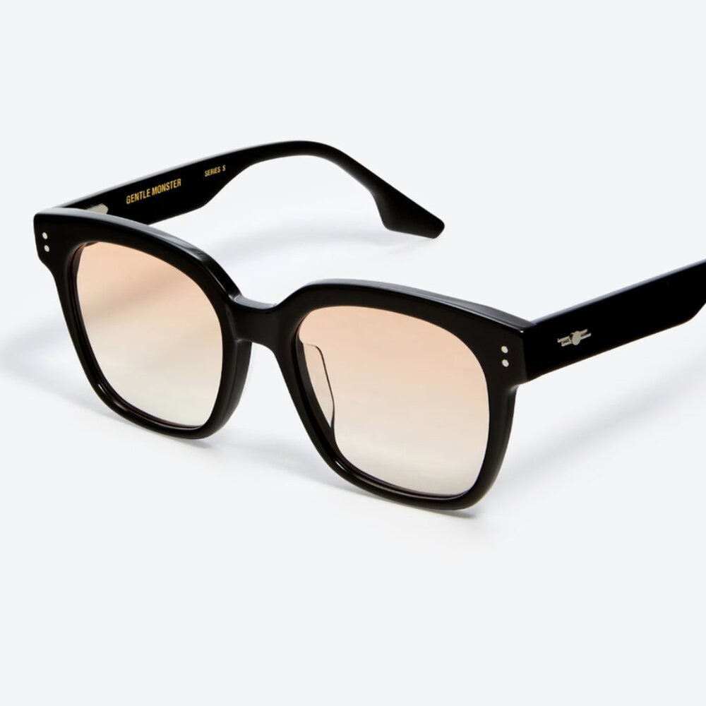 Gentle Monster Sunglasses Black Frame Polarized Red Lens Unisex